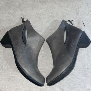 Dansko Women’s Heeled Booties Size 41 U.S. 10 M Gray Leather Going Out Party Fun